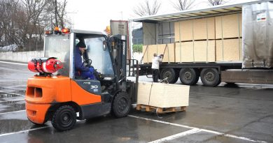 Для ліквідації наслідків обстрілів Вінниця надала Балаклії тисячу OSB-плит