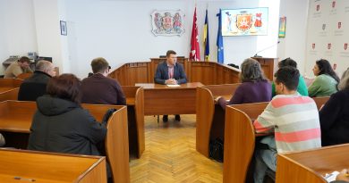 У місті обговорили варіанти встановлення зарядних станцій для електромобілів у дворах житлових будинків