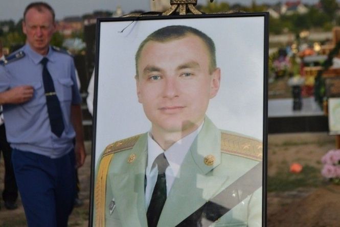 У нього було все, щоб стати генералом. Тяжко пораненого офіцера застрелив російський десантник