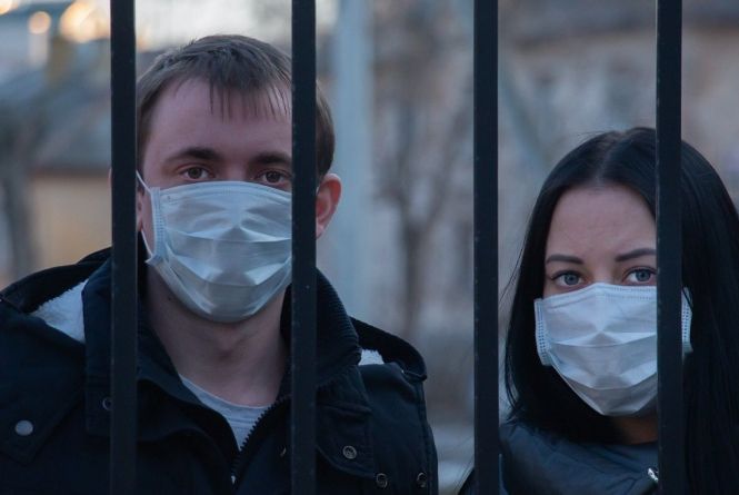 У МОЗ розповіли, чи можна гуляти навколо будинку під час карантину