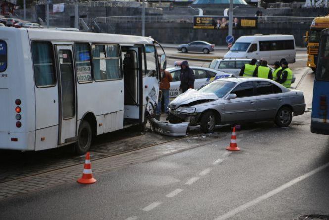 Площа Гагаріна — епіцентр ДТП. Це сталося через зміну пріоритетів?