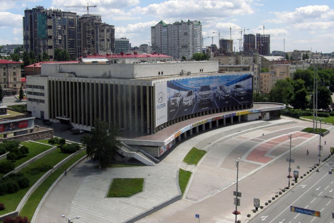 У цей день 50 років тому відкрили палац Україна. Історія, заборони і прикмети 17 квітня