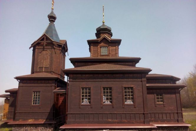 Козацька церква воскресла з руїни. Фермер з родиною відновили храм, якому понад 240 років