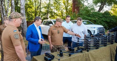 Міжрегіональний координаційний гуманітарний штаб передав нацгвардійцям 200 FPV-дронів та два позашляховики