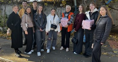 Школярі Вінниці вшанували ветеранів праці транспортної компанії міста