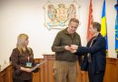 Лікар Юрій Козак отримав відзнаку Міністерства оборони України з рук міського голови