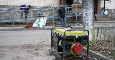 Біля багатоповерхового будинку на вулиці А. Первозванного облаштували пандус