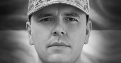 Сьогодні Вінниця проводжає в останню путь оборонця України Олександра Олійника