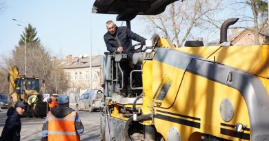 У Вінниці дорожники поступово розпочинають сезонний ремонт замість аварійного