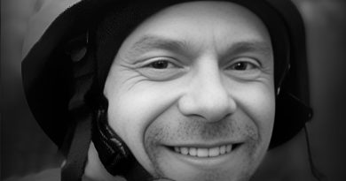 Сьогодні Вінниця проводжає в останню путь воїна Олега Самборика