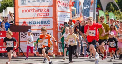 Тисячі учасників і глядачів об’єднали Vinnytsia Run 2026, півмарафон та триатлон Тисячі учасників і глядачів об’єднали Vinnytsia Run 2026, півмарафон та триатлон
