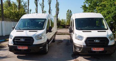 Два мікроавтобуси передав Міжрегіональний координаційний гуманітарний штаб підрозділам Повітряних Сил та Сил оборони ЗСУ.