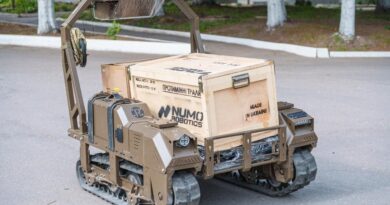 Шість наземних роботизованих комплексів Міжрегіональний координаційний гуманітарний штаб передав «Червоній калині»