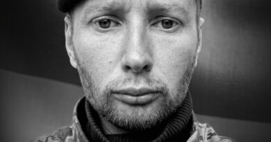 У Вінниці проведуть в останню путь Захисника Івана Комарівського