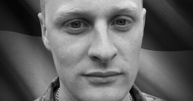 «Ніколи не зраджу Батьківщину»: Вінниця 27 серпня проводжає в останню путь полеглого морпіха Дмитра Бірібкіна