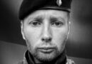 Вінниця сьогодні прощається назавжди з оборонцем України Іваном Комарівським