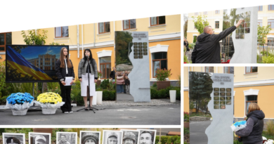 У ліцеї № 2 у Вінниці відкрили пам’ятний знак із іменами 14 загиблих випускників