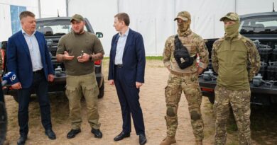 Вінниця передала спецпідрозділу ГУР «Артан» два автомобілі та 20 квадрокоптерів