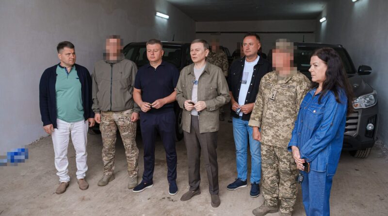 Двом вінницьким підрозділам передали п'ять позашляховиків KG Mobility Musso Grand