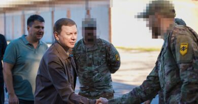 Десята передача для «Азову»: Вінниця та гуманітарний штаб передали бригаді пікапи, FPV-дрони й розвідувальні квадрокоптери