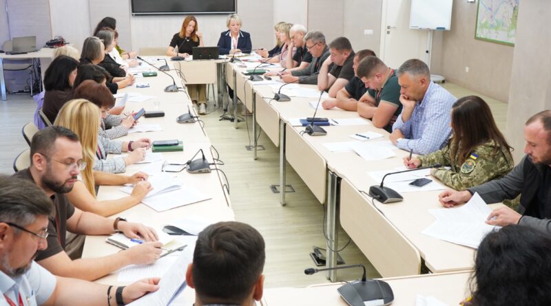 У Вінниці доопрацьовують єдиний алгоритм прощання з полеглими захисниками: Рада родин обговорила благоустрій кладовищ і вручення Почесних знаків