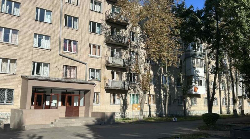 Гуртожитки на вулиці Василя Порика перейшли громаді: мешканці зможуть приватизувати майже 150 кімнат
