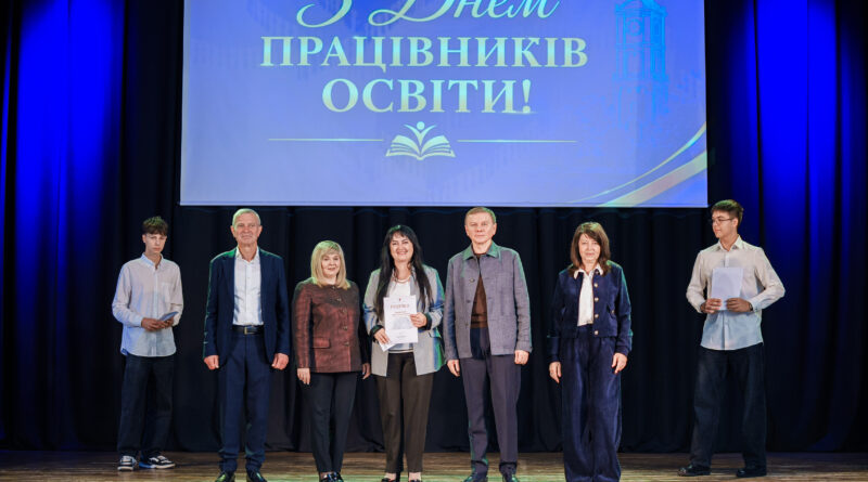 Сергій Моргунов привітав освітян Вінниці та відзначив нагородами 138 педагогів