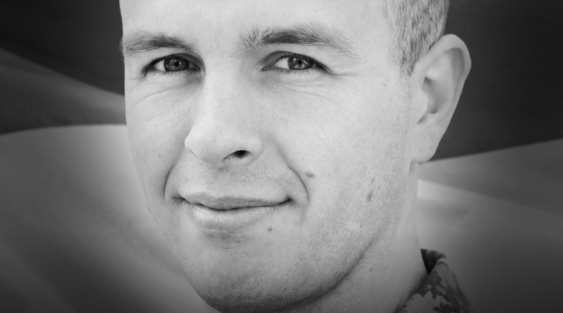 «Мікроскоп на приціл»: Вінниця прощатиметься з воїном Сергієм Тєтєріним