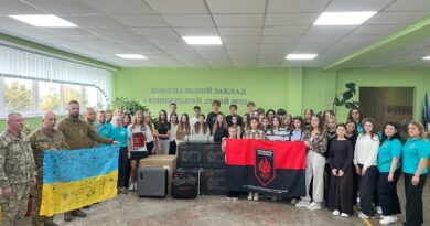 Ліцей №35 у Вінниці передав військовим генератори та EcoFlow, придбані на шкільному ярмарку