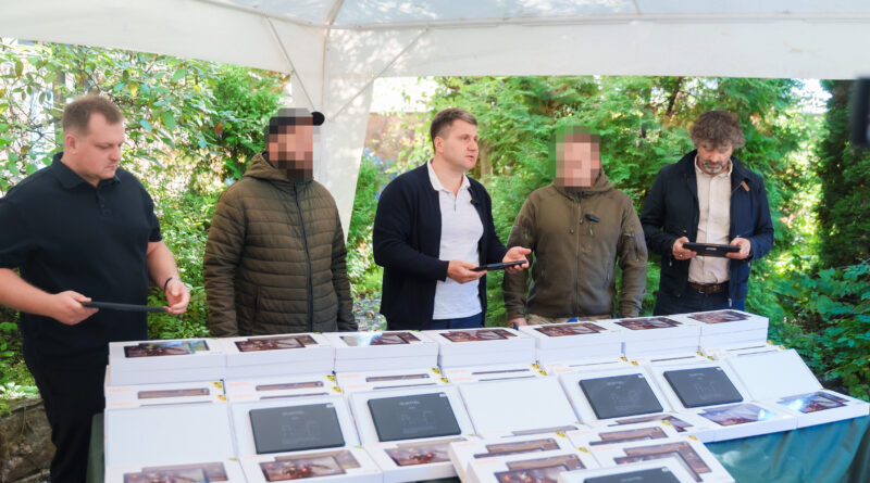 Одинадцята партія планшетів: підрозділ, який боронить небо Вінниччини, отримав допомогу від штабу