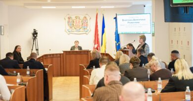 Вінницька міськрада виділила кошти на допомогу постраждалим від обстрілів та компенсацію за інвертори