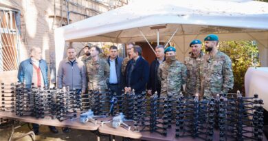 У Вінниці нагородили переможців «Незламного ВІННИЦіЯнського» кінофестивалю: 39-та бригада морпіхів отримала Toyota Hilux