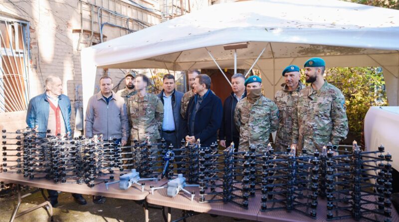 У Вінниці нагородили переможців «Незламного ВІННИЦіЯнського» кінофестивалю: 39-та бригада морпіхів отримала Toyota Hilux